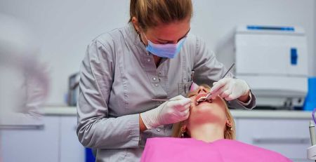 Difference Between a Dental Hygienist and a Dentist