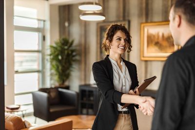 Does a Nice Smile When First Meeting Someone Matter