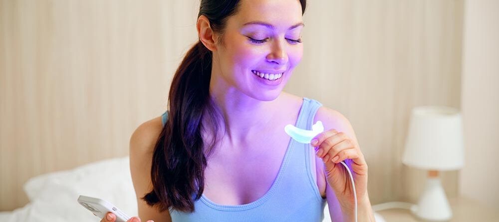 The Pros and Cons of Online Teeth Whitening