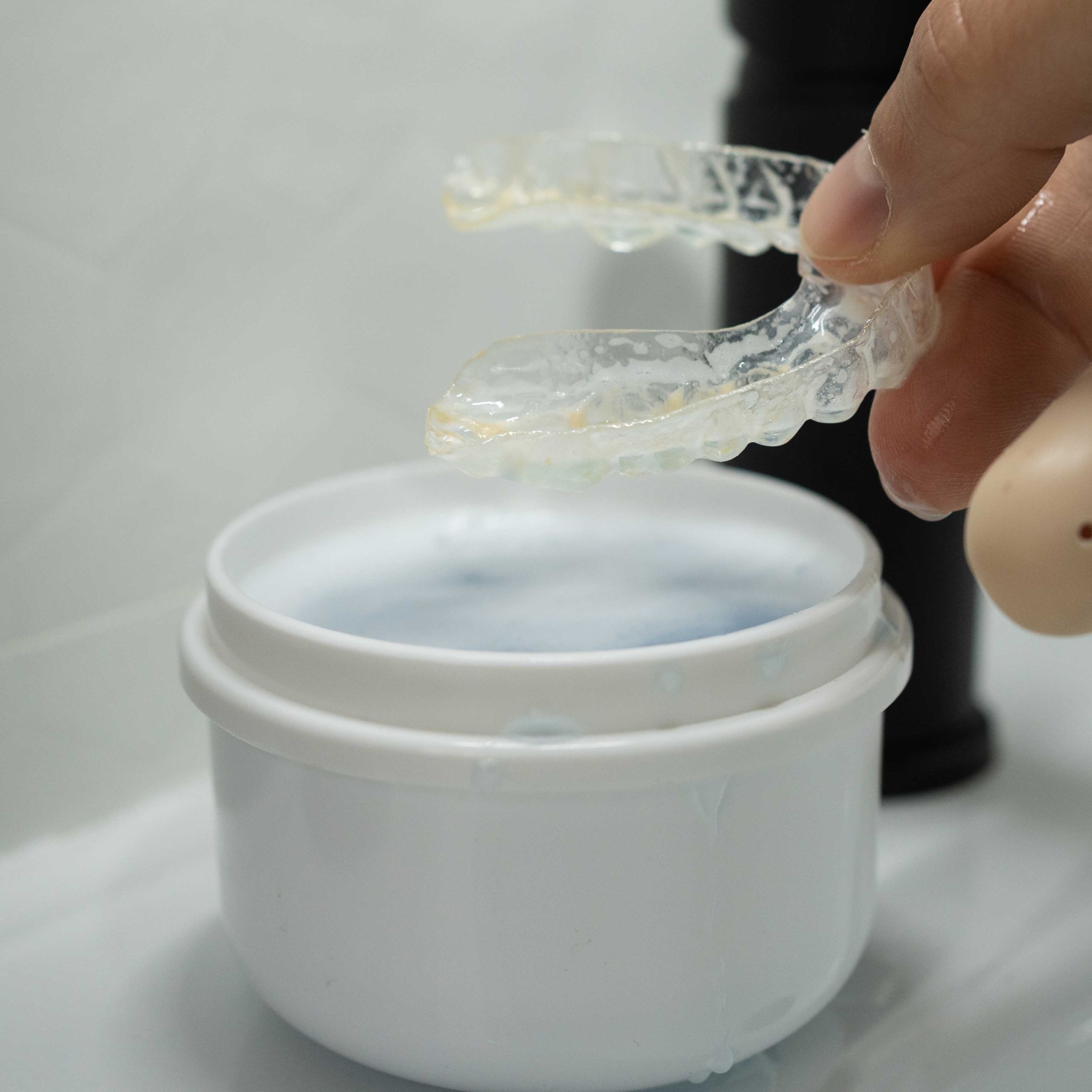 How To Clean Aligners And Retainers - Amazing Smiles Orthodontics